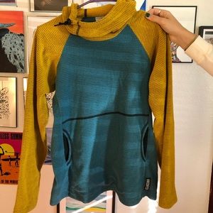 Women’s Melanzana micro fleece jacket size medium blue/yellow